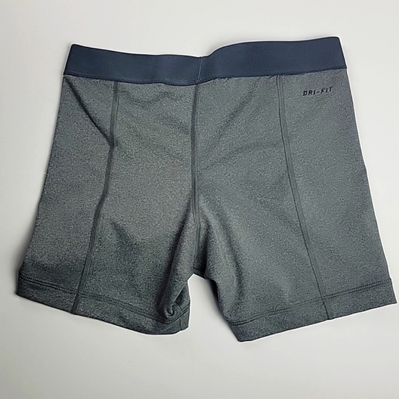 Women Nike Pro Shorts - Picture 6 of 7